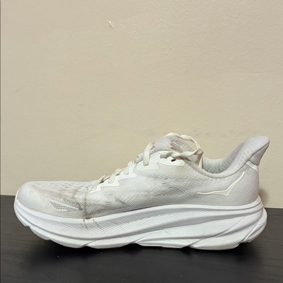 Hoka one women’s W Clifton 9 size 6.5 - Picture 3 of 8